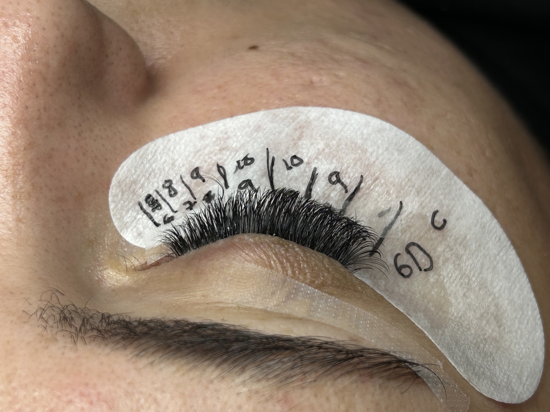 Lash Mapping técnico de Volumen Ruso 6D sobre parche de hidrogel